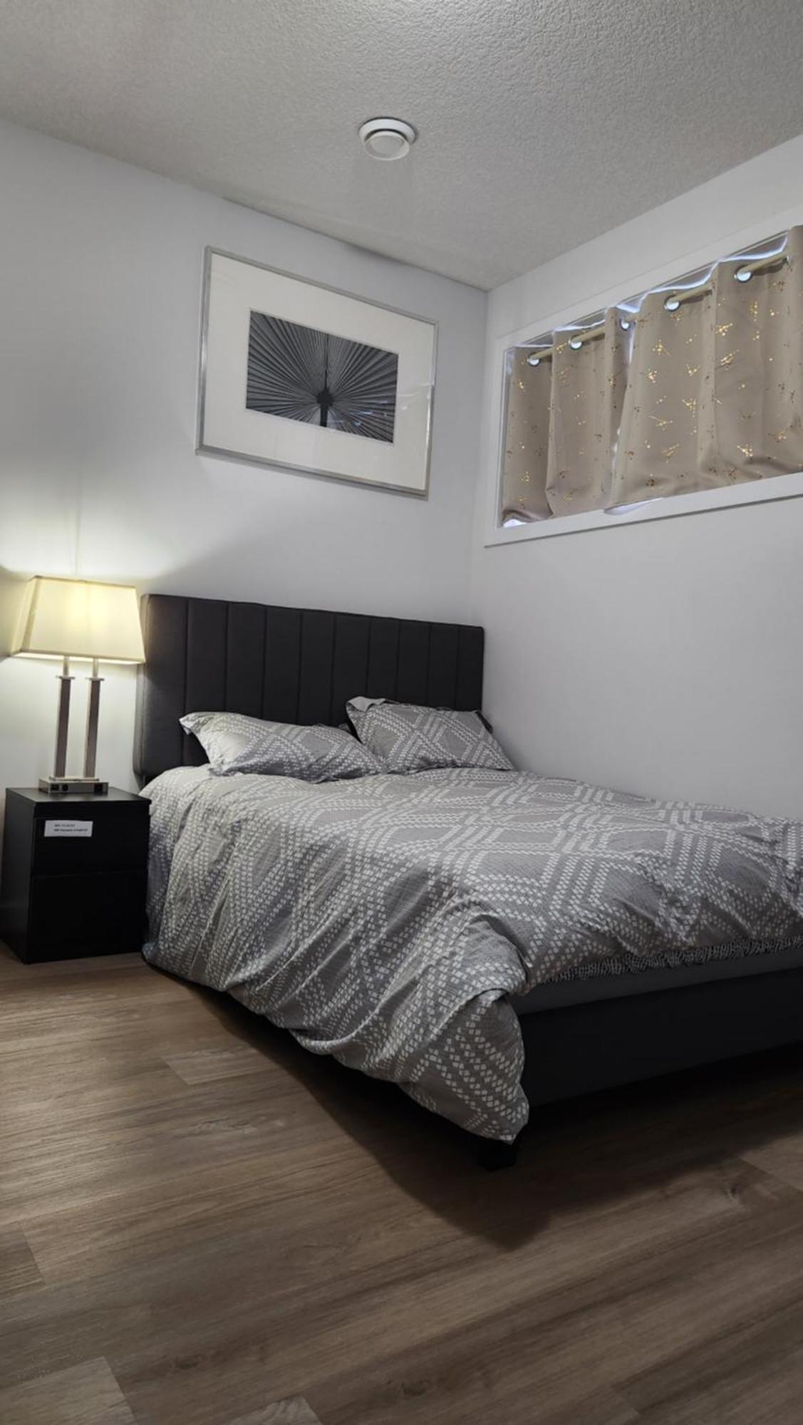 Modern 2 Bedroom Basement Suite At West Έντμοντον Εξωτερικό φωτογραφία
