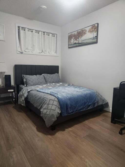 Modern 2 Bedroom Basement Suite At West Έντμοντον Εξωτερικό φωτογραφία